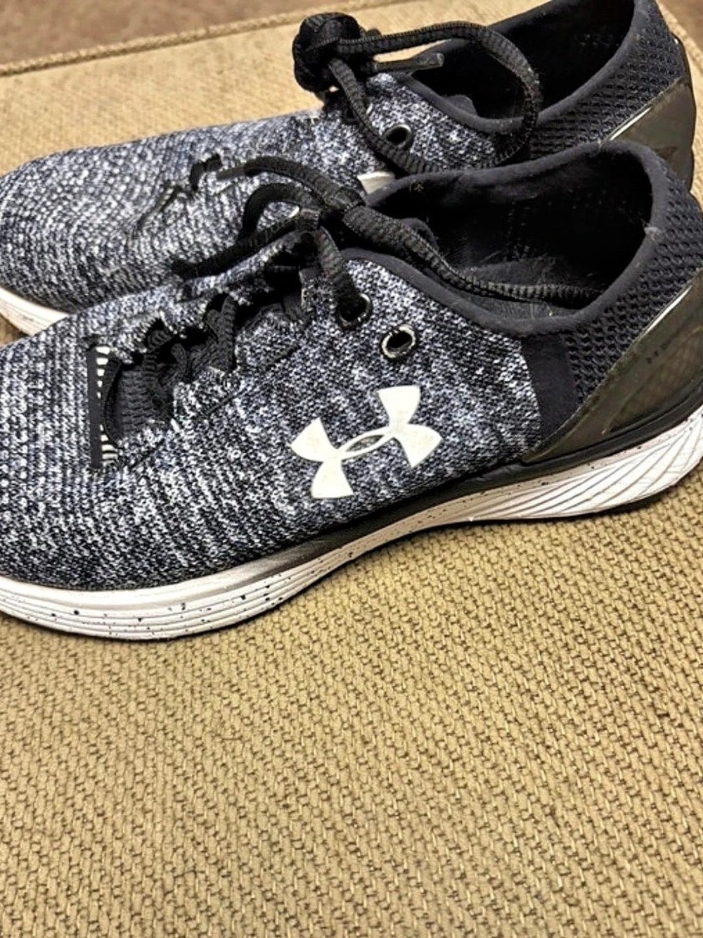 Under Armour Running Shoes Gray & Black US 6.5